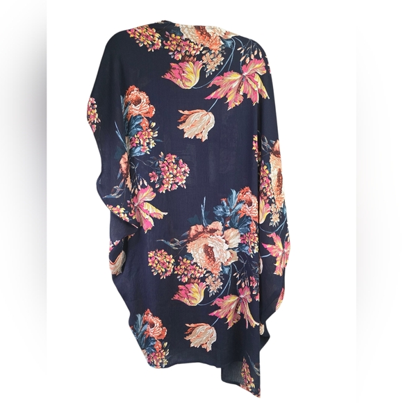 Umgee Floral Kimono Cardigan In Navy, Size M/L - Picture 2 of 4